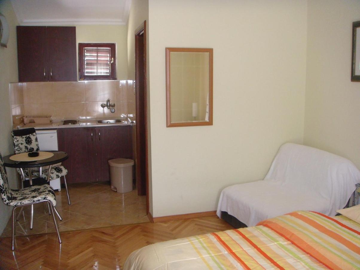 Apartments Grispolis Tivat Exterior foto