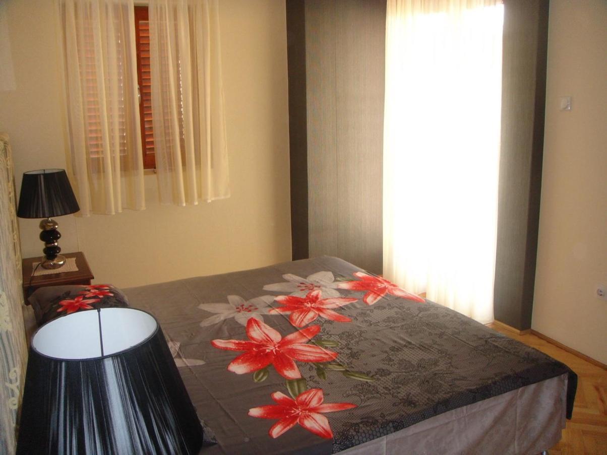 Apartments Grispolis Tivat Exterior foto